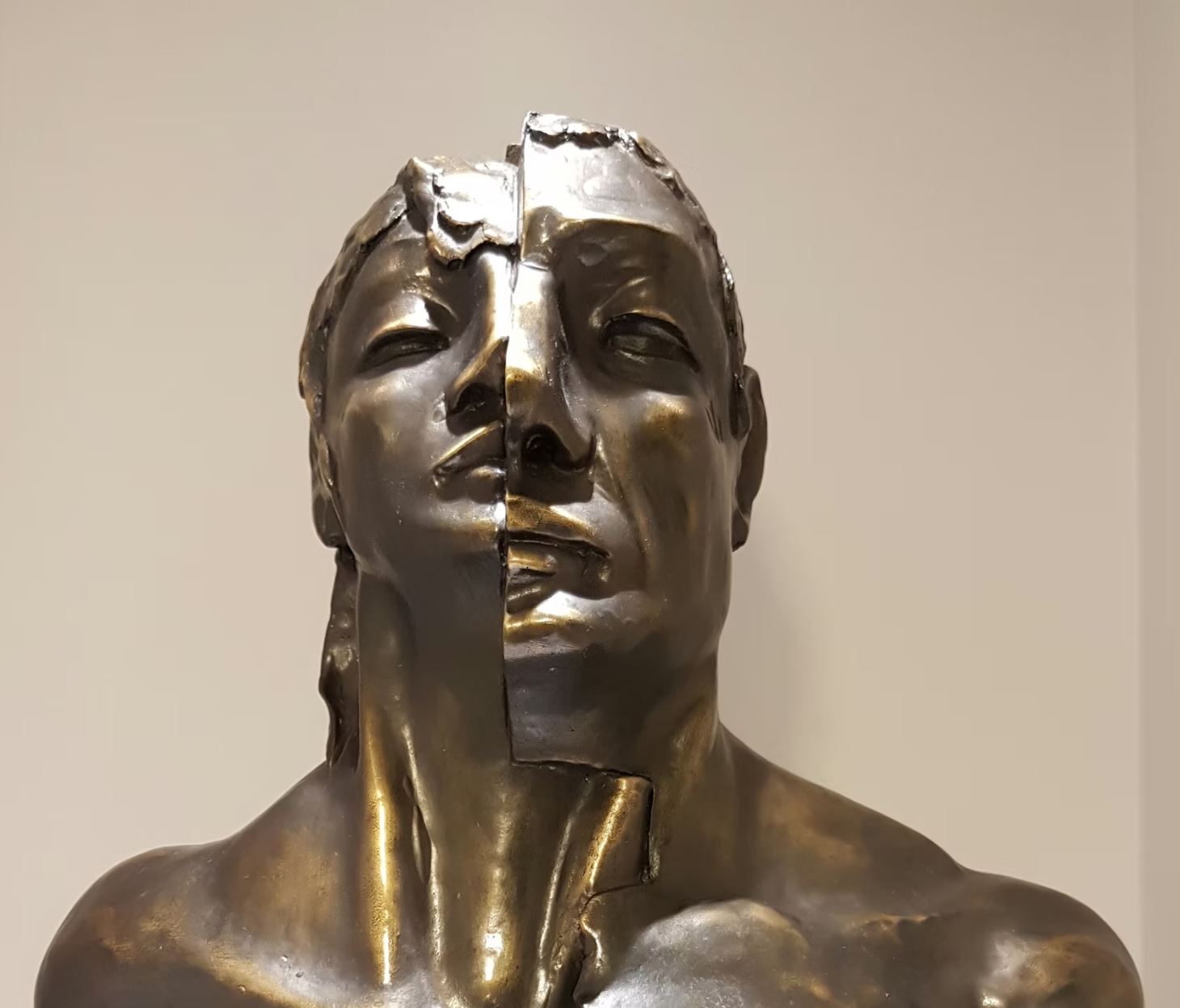 Foto obra de arte duas faces - autoria espanhola (Madri)