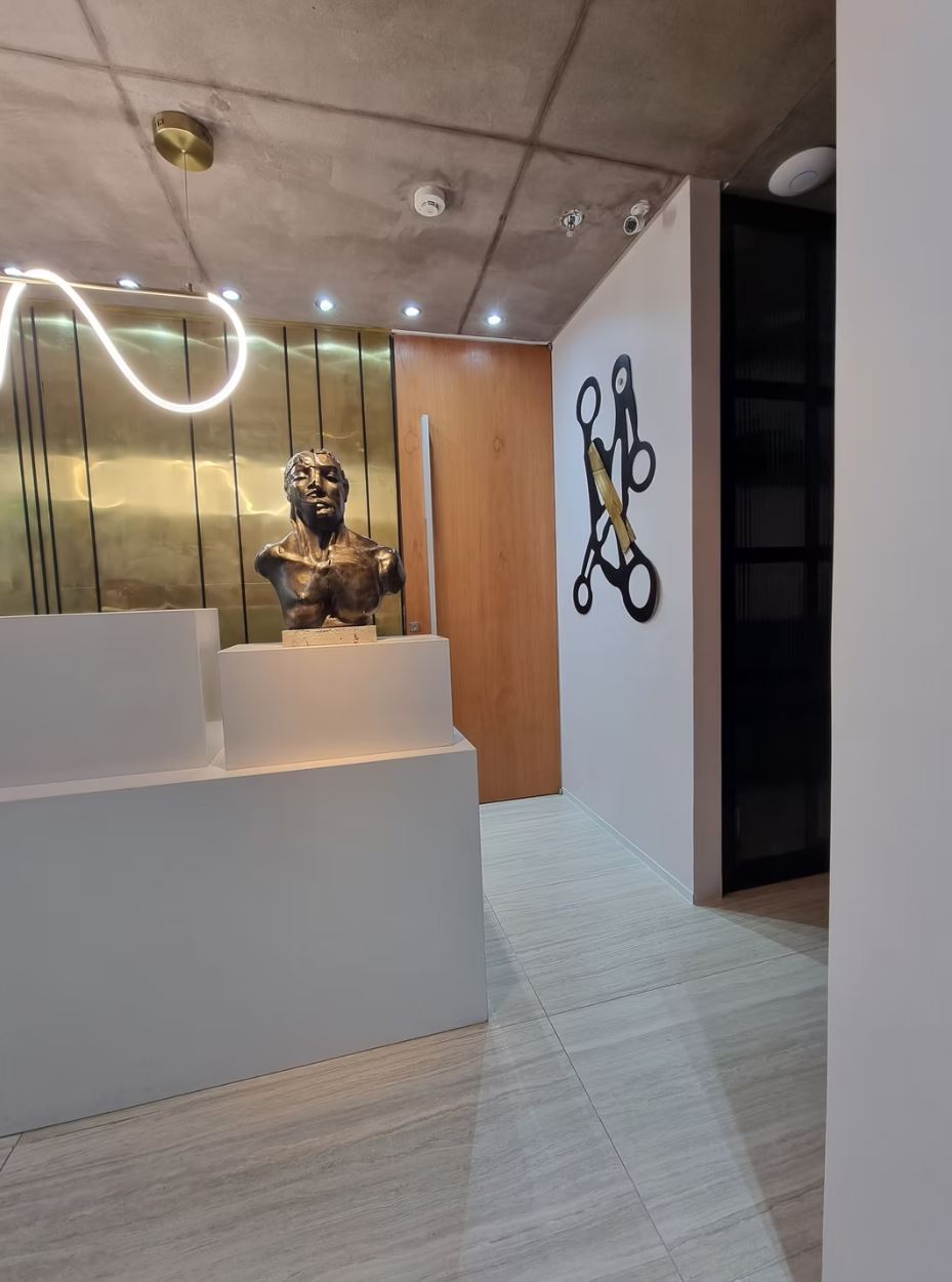 Foto obras de arte recepção Clínica Avallon